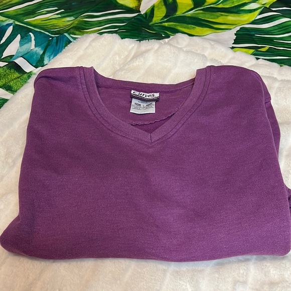 Vintage 2XL Curves For Women 80s 90s Pearly Purple Vneck Athletic Sweatshirt - Picture 7 of 9